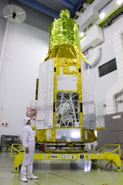 人工衛星ひとみ、宇宙空間で破損か 地上との通信が途絶える