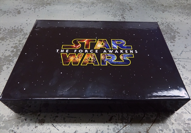 発売前の「スター・ウォーズ／フォースの覚醒」プレミアムBOXを開封！