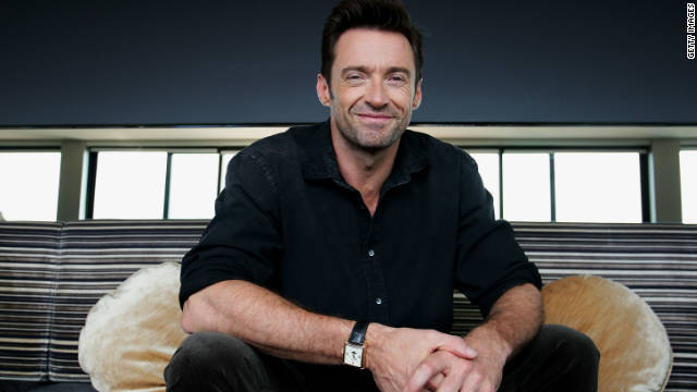 俳優ヒュー・ジャックマン、荒波のビーチで人助け 豪