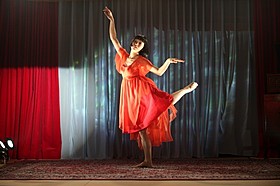 二階堂ふみ×真木よう子、キュートな“金魚ダンス”披露！「蜜のあわれ」メイキング映像公開