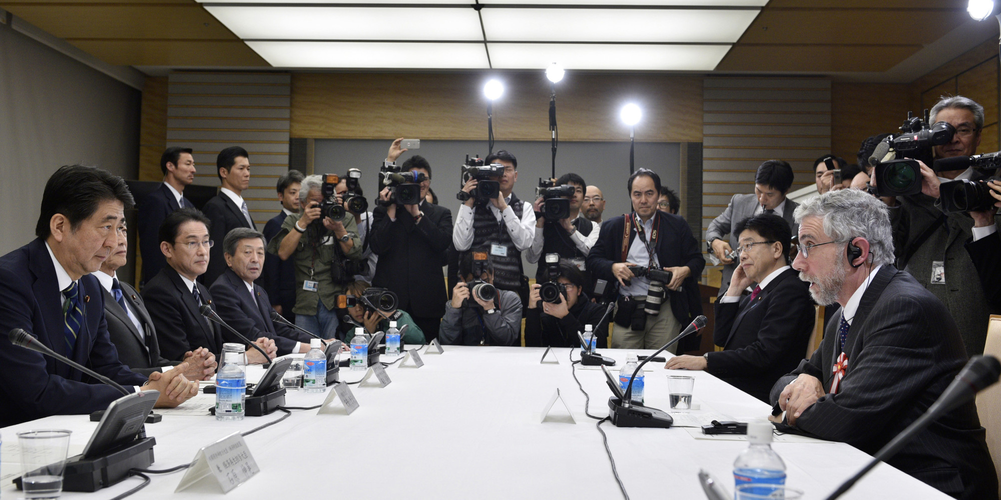 参院選にらみ攻防激化＝安倍首相、景気下支えに全力—１６年度予算成立