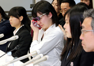 「人生奪われた」 子宮頸がんワクチン被害、悲痛な訴え