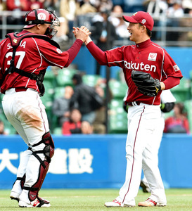 楽天・美馬、完封一番乗り〈30日のパ・リーグ〉