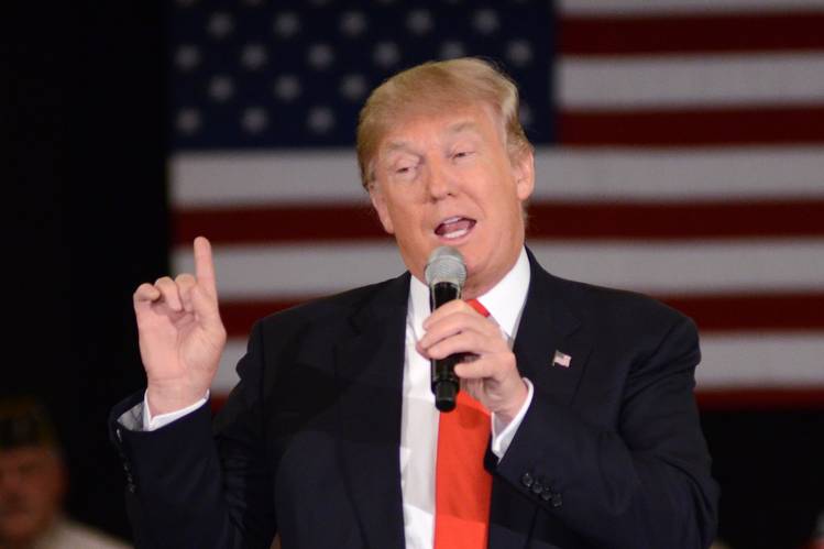 トランプ氏「中絶女性に罰を」、批判受け修正