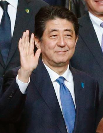 安倍首相、消費増税延期は「政治判断で決定」 2016年04月02日 12時02分