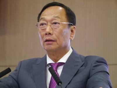 鴻海とシャープ、買収契約に正式調印