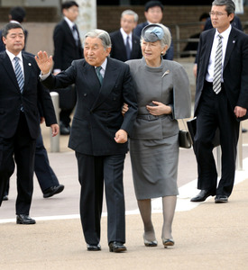 奈良）両陛下が高松塚古墳など視察 日程終え帰京