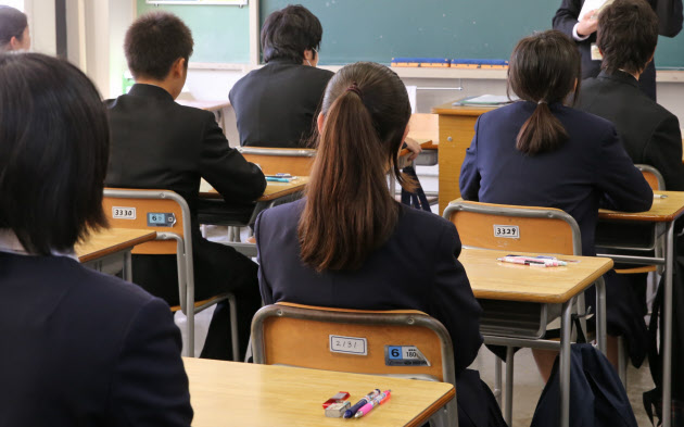 英語力、教員も底上げ必要 政府目標の資格取得は中学30％