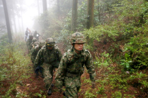 空自機の一部を発見か 鹿児島の山中に金属片