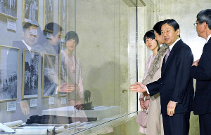 皇太子ご一家 昭和天皇の生涯を振り返る特別展を見学