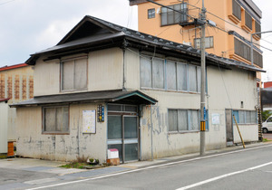 １３歳少女は無事保護 ２５歳男と母、誘拐容疑を認める