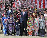 景気浮揚に意欲＝「桜を見る会」で安倍首相