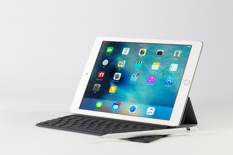 薄くて機動的なiPad Pro 9.7と、ひたすら大きいiPad Pro 12.9で悩む