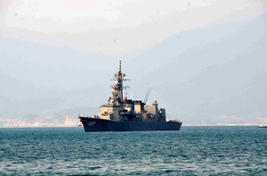 海自艦、ベトナム・カムラン湾に寄港 「歴史的な訪問」