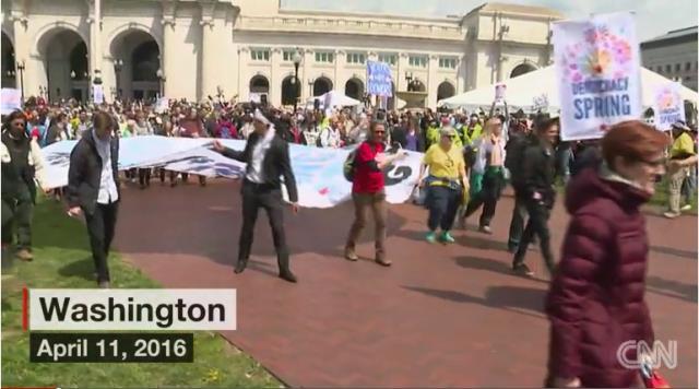 米首都で「政治とカネ」に抗議の座り込み、４００人超逮捕