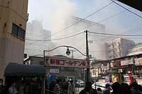 新宿ゴールデン街で火災＝飲食店十数店舗、１人けが－東京