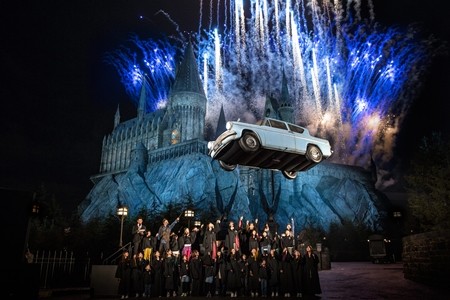 <USJ>魔力もアップ、車もアップ…新アトラクション