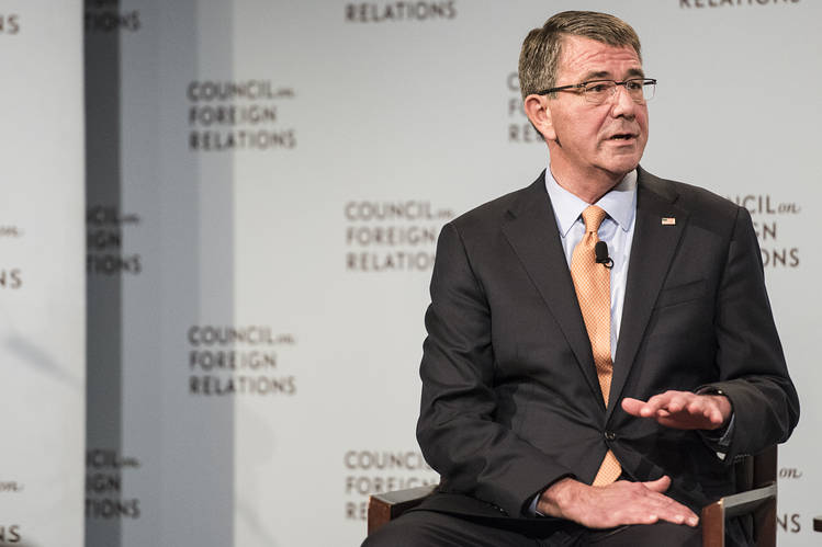 米国防長官がフィリピン軍基地視察へ 中国けん制か