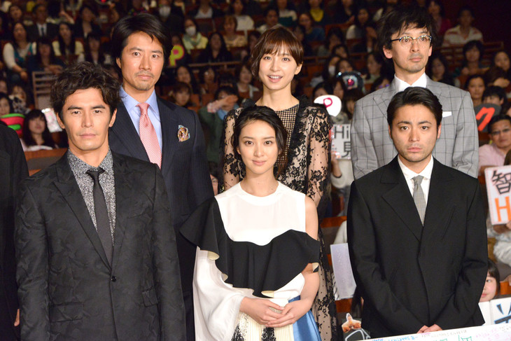 伊藤英明と山下智久が褒め合いで大照れ、「恩を返すつもりでぶつかりました」