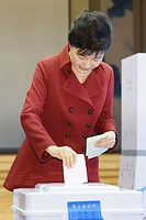 与党過半数割れの惨敗=最大野党、第3党が躍進-大統領の求心力低下へ・韓国総選挙