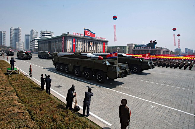 北朝鮮、移動式ミサイル発射へ展開 韓国報道「15日にも実験」