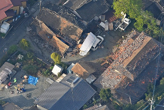 熊本地震:震度7一夜明け4万人超避難 インフラ被害甚大