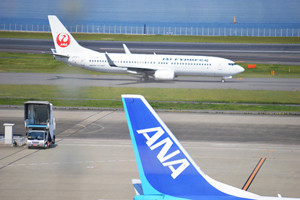 熊本で震度7、熊本城休業など観光に影響-航空や鉄道の運休も