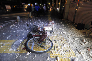 火災で1人死亡、66人閉じ込めか…熊本