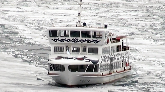 観光シーズン幕開け 初日、遊覧船は強風で欠航 /青森
