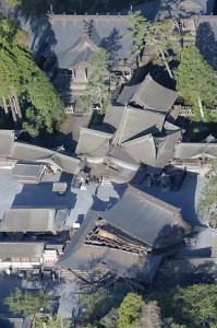 阿蘇神社楼門など崩壊、熊本城も櫓など4棟倒壊 2016年04月16日 22時18分