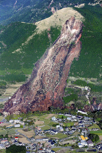 熊本県「少なくとも１６人死亡」…未明Ｍ７・３