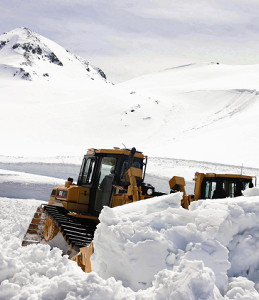 アルペンルート１６日開通…雪壁、例年より低め 2016年04月15日 15時29分