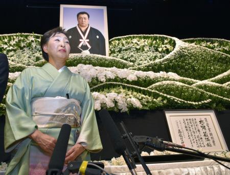 北の湖さんとの別れ惜しむ 北海道・壮瞥でしのぶ会