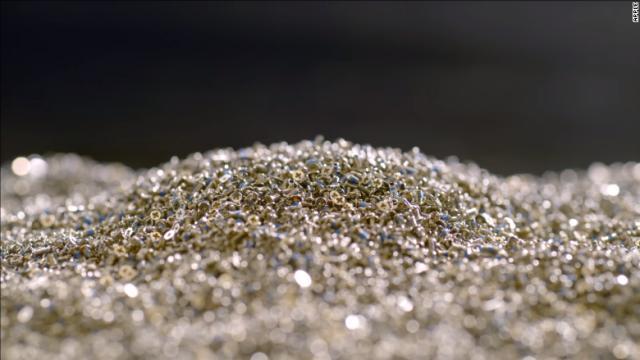 米アップル、壊れたｉＰｈｏｎｅから金１トンを回収