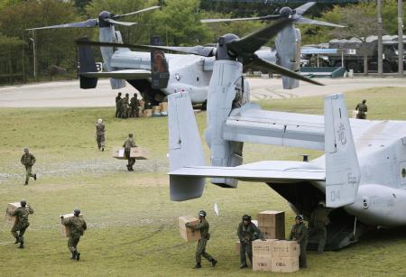 米軍オスプレイ、熊本地震被災地へ物資輸送開始