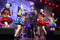 美川憲一と仮面女子、「さそり座の女」でコラボ=NHK紅白出場は「あなたたち次第」