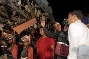 エクアドル地震の死者350人に 日本政府「邦人の大半と連絡」