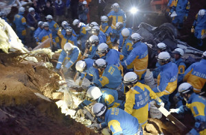 南阿蘇村で男女２人の死亡確認、死者４４人に 2016年04月19日 00時46分