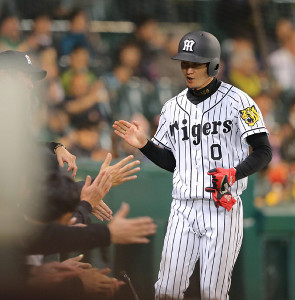 阪神・ゴメス、同点となる中犠飛「大和のナイスランニングのおかげ」