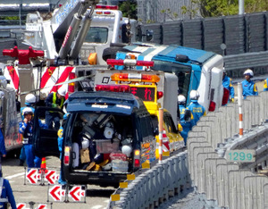 北陸道で新潟県警バス横転＝熊本地震支援から帰任中－石川