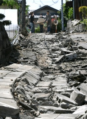 震災関連死疑い１０人に 熊本地震、なお９万２千人避難