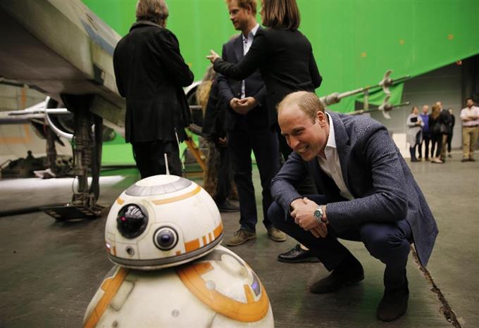 スター・ウォーズ続編の製作現場視察 「大ファン」の英王子