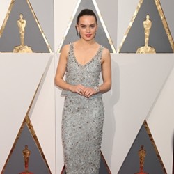 デイジー・リドリー、英王子たちに『スター・ウォーズ』撮影現場を案内