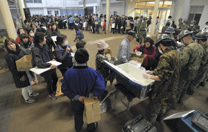 住宅損壊1万棟超 仮設2900戸1か月で可能 2016年04月22日