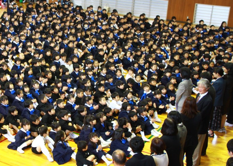 貧困原因の学力不足で1000校に教員重点配置 文科省方針