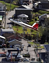 ステルス機初飛行