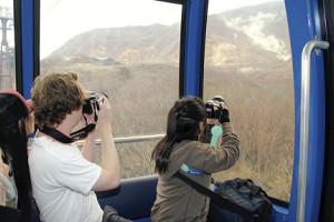 箱根ロープウェイ、大涌谷まで1年ぶりに再開 2016年04月23日 18時56分