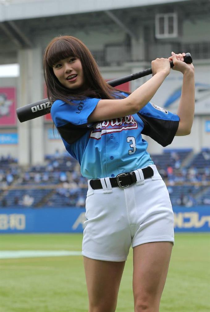 稲村亜美が自己最速の１０３キロ！！「リアルノーバン＆神スイング」ＱＶＣマリンで披露