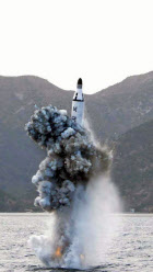 北朝鮮「SLBM成功」 水中発射の技術向上
