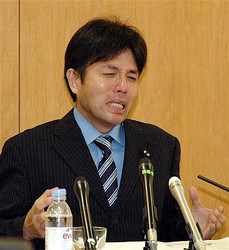 野々村・元兵庫県議に懲役3年求刑…政活費詐取 2016年04月25日 11時16分
